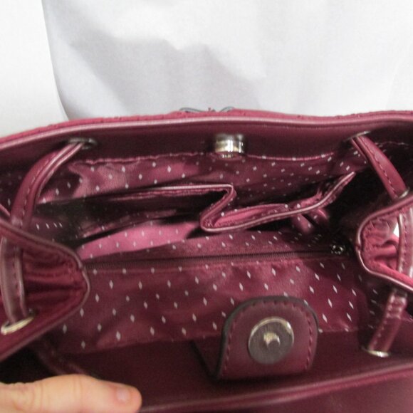 P1776-NWT Vanessa Williams Burgundy Quilted Backpack & Vegan Leather - Picture 7 of 9